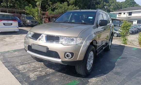 Buy Used Mitsubishi Pajero Other Car in Bandar Seri Begawan in Brunei-Muara Buy Used Mitsubishi Pajero Other Car in Bandar Seri Begawan in Brunei-Muara