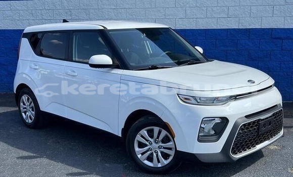 Buy Used Kia Soul White Car in Bandar Seri Begawan in Brunei-Muara Buy Used Kia Soul White Car in Bandar Seri Begawan in Brunei-Muara