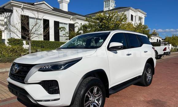 Buy Used Toyota Fortuner White Car in Bandar Seri Begawan in Brunei-Muara Buy Used Toyota Fortuner White Car in Bandar Seri Begawan in Brunei-Muara