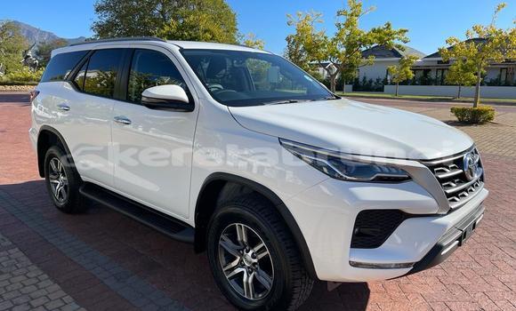 Buy Used Toyota Fortuner White Car in Bandar Seri Begawan in Brunei-Muara Buy Used Toyota Fortuner White Car in Bandar Seri Begawan in Brunei-Muara