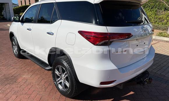 Buy Used Toyota Fortuner White Car in Bandar Seri Begawan in Brunei-Muara Buy Used Toyota Fortuner White Car in Bandar Seri Begawan in Brunei-Muara