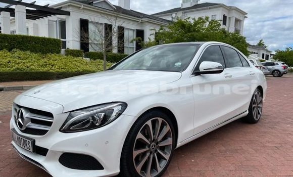 Buy Used Mercedes-Benz C250 coupe White Car in Bandar Seri Begawan in Brunei-Muara Buy Used Mercedes-Benz C250 coupe White Car in Bandar Seri Begawan in Brunei-Muara