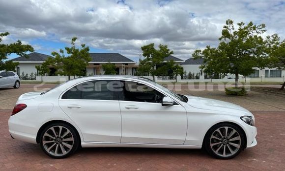 Buy Used Mercedes-Benz C250 coupe White Car in Bandar Seri Begawan in Brunei-Muara Buy Used Mercedes-Benz C250 coupe White Car in Bandar Seri Begawan in Brunei-Muara