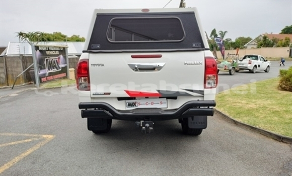 Buy Used Toyota Hilux White Car in Bandar Seri Begawan in Brunei-Muara Buy Used Toyota Hilux White Car in Bandar Seri Begawan in Brunei-Muara