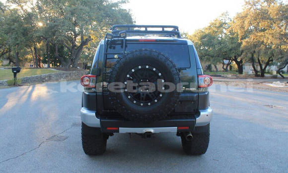 Buy Used Toyota FJ Cruiser Green Car in Bandar Seri Begawan in Brunei-Muara Buy Used Toyota FJ Cruiser Green Car in Bandar Seri Begawan in Brunei-Muara