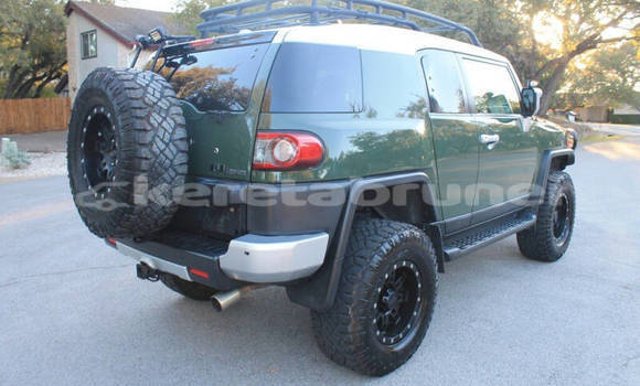 Buy Used Toyota FJ Cruiser Green Car in Bandar Seri Begawan in Brunei-Muara Buy Used Toyota FJ Cruiser Green Car in Bandar Seri Begawan in Brunei-Muara