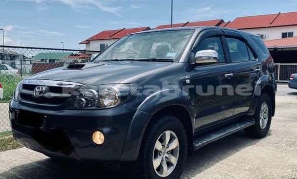 Buy Used Toyota Fortuner Other Car in Bandar Seri Begawan in Brunei-Muara Buy Used Toyota Fortuner Other Car in Bandar Seri Begawan in Brunei-Muara