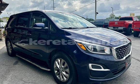 Buy Used Kia Sedona Blue Car in Bandar Seri Begawan in Brunei-Muara Buy Used Kia Sedona Blue Car in Bandar Seri Begawan in Brunei-Muara