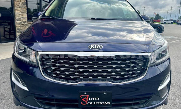 Buy Used Kia Sedona Blue Car in Bandar Seri Begawan in Brunei-Muara Buy Used Kia Sedona Blue Car in Bandar Seri Begawan in Brunei-Muara