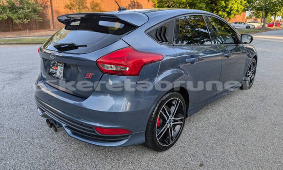 Buy Used Ford Focus Blue Car in Bandar Seri Begawan in Brunei-Muara Buy Used Ford Focus Blue Car in Bandar Seri Begawan in Brunei-Muara