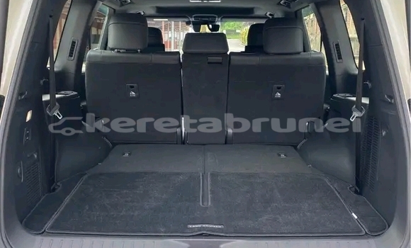 Buy Used Toyota Land Cruiser White Car in Bangar in Temburong Buy Used Toyota Land Cruiser White Car in Bangar in Temburong