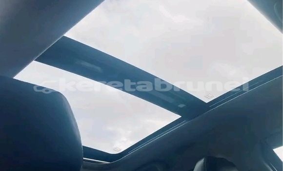 Buy Used Suzuki Vitara Red Car in Bandar Seri Begawan in Brunei-Muara Buy Used Suzuki Vitara Red Car in Bandar Seri Begawan in Brunei-Muara