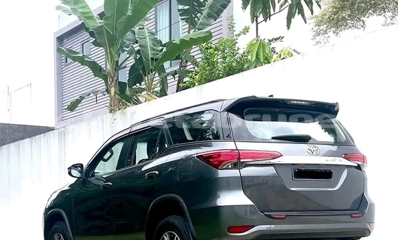Buy Used Toyota Fortuner Black Car in Kuala Belait in Belait Buy Used Toyota Fortuner Black Car in Kuala Belait in Belait