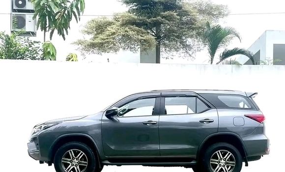 Buy Used Toyota Fortuner Black Car in Kuala Belait in Belait Buy Used Toyota Fortuner Black Car in Kuala Belait in Belait