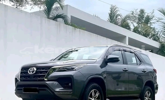 Buy Used Toyota Fortuner Black Car in Kuala Belait in Belait Buy Used Toyota Fortuner Black Car in Kuala Belait in Belait