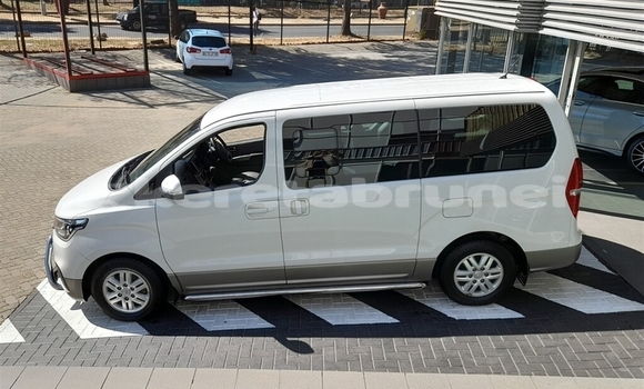 Buy Used Hyundai H1 White Car in Bandar Seri Begawan in Brunei-Muara Buy Used Hyundai H1 White Car in Bandar Seri Begawan in Brunei-Muara