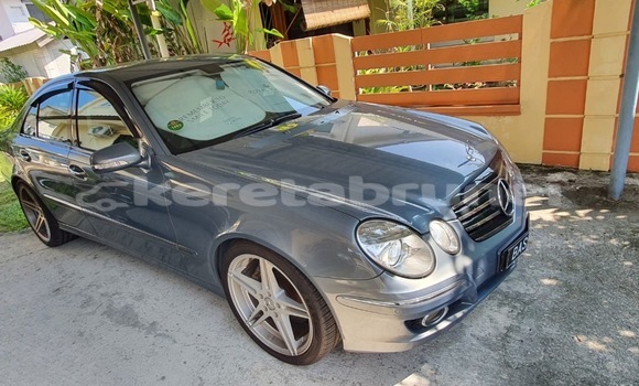 Buy Used Mercedes-Benz E–Class Blue Car in Bandar Seri Begawan in Brunei-Muara Buy Used Mercedes-Benz E–Class Blue Car in Bandar Seri Begawan in Brunei-Muara