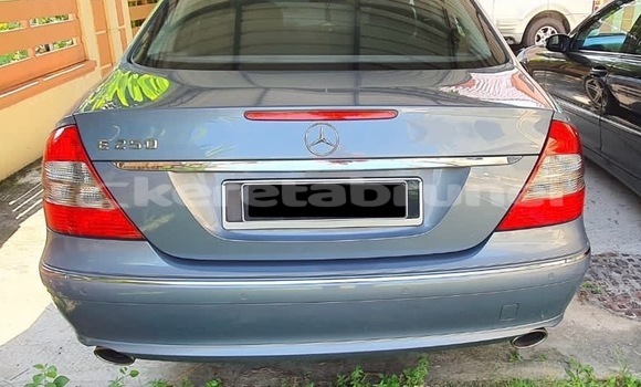 Buy Used Mercedes-Benz E–Class Blue Car in Bandar Seri Begawan in Brunei-Muara Buy Used Mercedes-Benz E–Class Blue Car in Bandar Seri Begawan in Brunei-Muara