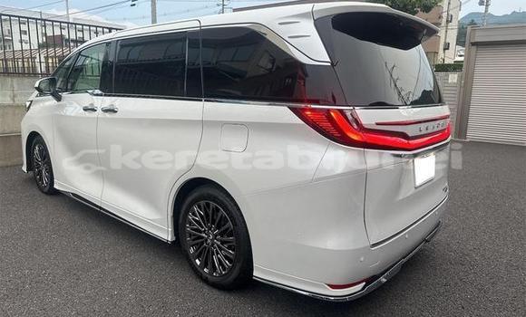 Buy Used Lexus LC White Car in Bandar Seri Begawan in Brunei-Muara Buy Used Lexus LC White Car in Bandar Seri Begawan in Brunei-Muara