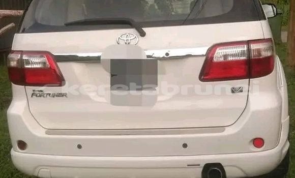 Buy Used Toyota Fortuner White Car in Tutong in Tutong Buy Used Toyota Fortuner White Car in Tutong in Tutong