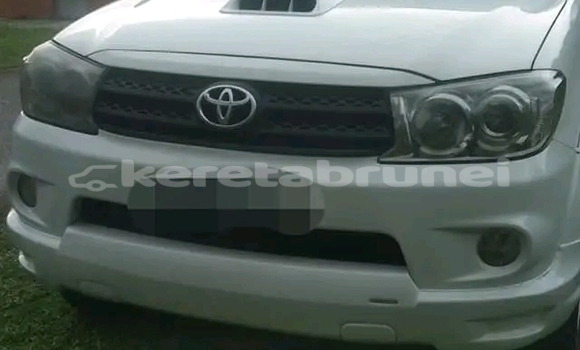 Buy Used Toyota Fortuner White Car in Tutong in Tutong Buy Used Toyota Fortuner White Car in Tutong in Tutong