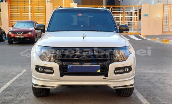 Buy Used Mitsubishi Pajero White Car in Bandar Seri Begawan in Brunei-Muara Buy Used Mitsubishi Pajero White Car in Bandar Seri Begawan in Brunei-Muara