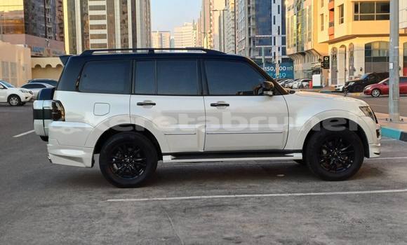 Buy Used Mitsubishi Pajero White Car in Bandar Seri Begawan in Brunei-Muara Buy Used Mitsubishi Pajero White Car in Bandar Seri Begawan in Brunei-Muara