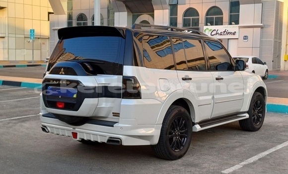 Buy Used Mitsubishi Pajero White Car in Bandar Seri Begawan in Brunei-Muara Buy Used Mitsubishi Pajero White Car in Bandar Seri Begawan in Brunei-Muara