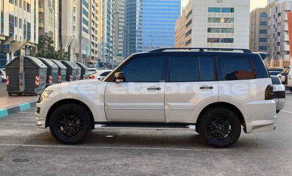 Buy Used Mitsubishi Pajero White Car in Bandar Seri Begawan in Brunei-Muara Buy Used Mitsubishi Pajero White Car in Bandar Seri Begawan in Brunei-Muara