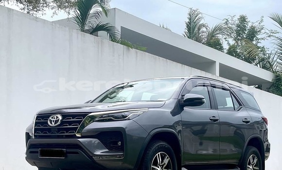 Buy Used Toyota Fortuner Other Car in Bandar Seri Begawan in Brunei-Muara Buy Used Toyota Fortuner Other Car in Bandar Seri Begawan in Brunei-Muara