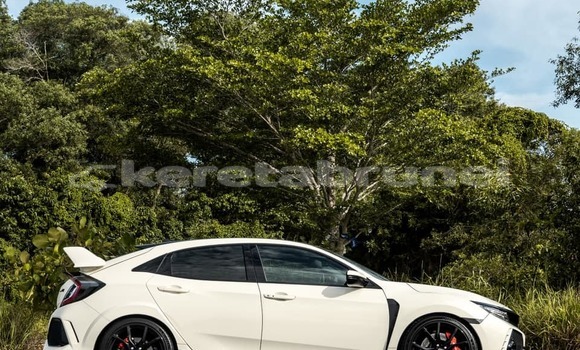 Buy Used Honda Civic White Car in Bandar Seri Begawan in Brunei-Muara Buy Used Honda Civic White Car in Bandar Seri Begawan in Brunei-Muara