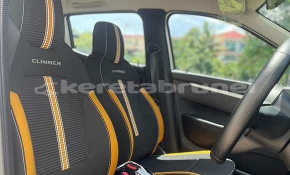 Buy Used Renault KWID White Car in Bandar Seri Begawan in Brunei-Muara Buy Used Renault KWID White Car in Bandar Seri Begawan in Brunei-Muara