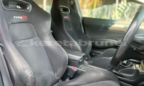 Buy Used Honda Civic White Car in Bandar Seri Begawan in Brunei-Muara Buy Used Honda Civic White Car in Bandar Seri Begawan in Brunei-Muara