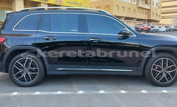 Buy Used Mercedes-Benz E200 Black Car in Bandar Seri Begawan in Brunei-Muara Buy Used Mercedes-Benz E200 Black Car in Bandar Seri Begawan in Brunei-Muara