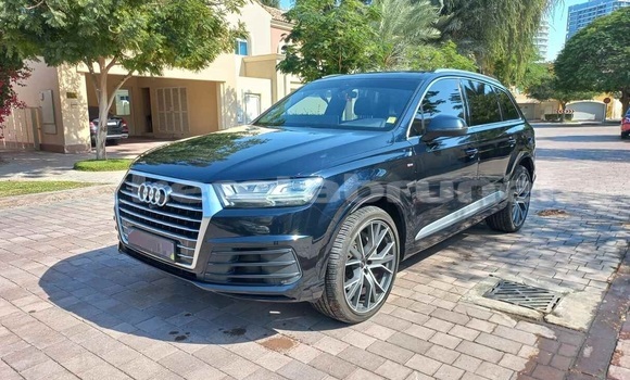 Buy Used Audi Q7 Blue Car in Bandar Seri Begawan in Brunei-Muara