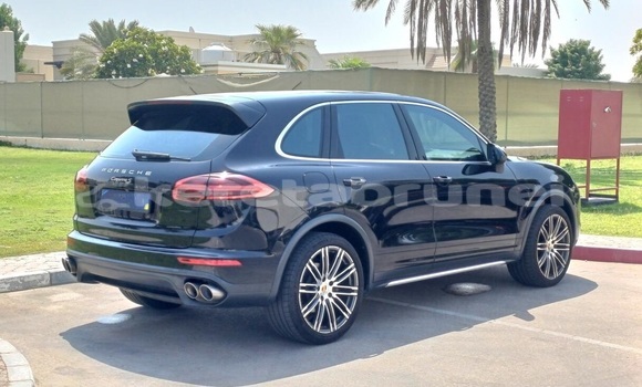 Buy Used Porsche Cayenne Black Car in Tutong in Tutong Buy Used Porsche Cayenne Black Car in Tutong in Tutong