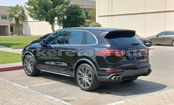 Buy Used Porsche Cayenne Black Car in Tutong in Tutong Buy Used Porsche Cayenne Black Car in Tutong in Tutong