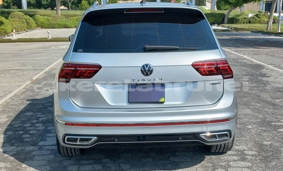 Buy Used Volkswagen Tiguan Silver Car in Bandar Seri Begawan in Brunei-Muara Buy Used Volkswagen Tiguan Silver Car in Bandar Seri Begawan in Brunei-Muara