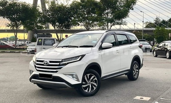 Buy Used Toyota Rush White Car in Bandar Seri Begawan in Brunei-Muara Buy Used Toyota Rush White Car in Bandar Seri Begawan in Brunei-Muara