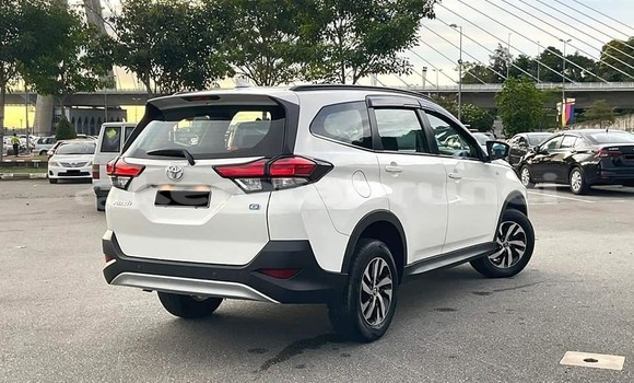 Buy Used Toyota Rush White Car in Bandar Seri Begawan in Brunei-Muara Buy Used Toyota Rush White Car in Bandar Seri Begawan in Brunei-Muara