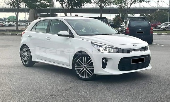Buy Used Kia Rio White Car in Bandar Seri Begawan in Brunei-Muara Buy Used Kia Rio White Car in Bandar Seri Begawan in Brunei-Muara