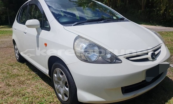 Buy Used Honda FIT White Car in Bandar Seri Begawan in Brunei-Muara Buy Used Honda FIT White Car in Bandar Seri Begawan in Brunei-Muara