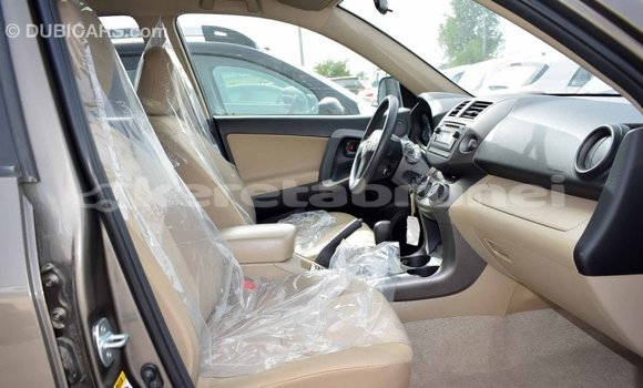 Buy Import Toyota HiAce Other Truck in Import - Dubai in Belait Buy Import Toyota HiAce Other Truck in Import - Dubai in Belait