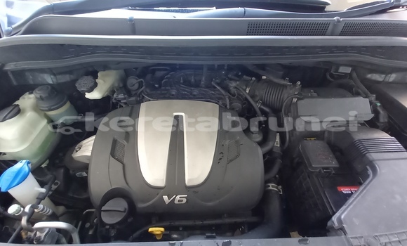 Buy Used Kia Carnival Blue Car in Bandar Seri Begawan in Brunei-Muara Buy Used Kia Carnival Blue Car in Bandar Seri Begawan in Brunei-Muara