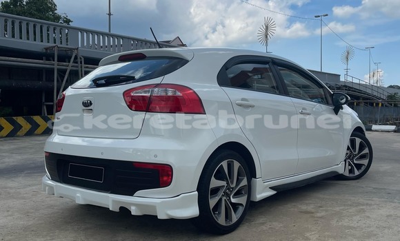 Buy Used Kia Rio White Car in Bandar Seri Begawan in Brunei-Muara Buy Used Kia Rio White Car in Bandar Seri Begawan in Brunei-Muara