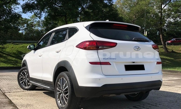 Buy Used Hyundai Tucson White Car in Bandar Seri Begawan in Brunei-Muara Buy Used Hyundai Tucson White Car in Bandar Seri Begawan in Brunei-Muara