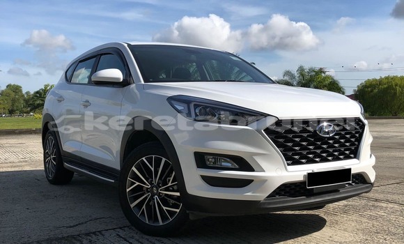 Buy Used Hyundai Tucson White Car in Bandar Seri Begawan in Brunei-Muara Buy Used Hyundai Tucson White Car in Bandar Seri Begawan in Brunei-Muara