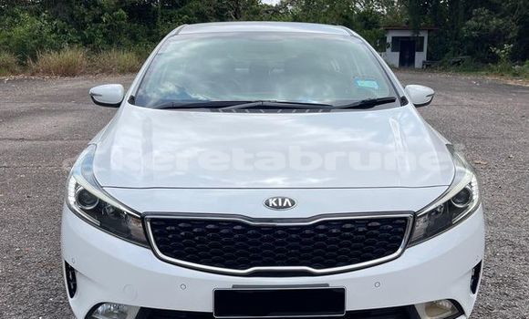 Buy Used Kia Cerato White Car in Bandar Seri Begawan in Brunei-Muara Buy Used Kia Cerato White Car in Bandar Seri Begawan in Brunei-Muara