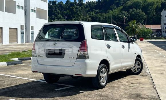 Buy Used Toyota innova White Car in Bandar Seri Begawan in Brunei-Muara Buy Used Toyota innova White Car in Bandar Seri Begawan in Brunei-Muara