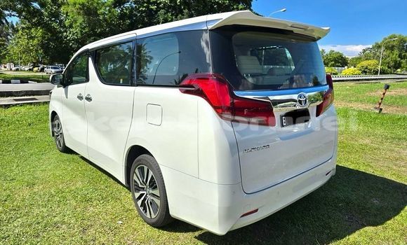 Buy Used Toyota Alphard White Car in Bandar Seri Begawan in Brunei-Muara Buy Used Toyota Alphard White Car in Bandar Seri Begawan in Brunei-Muara